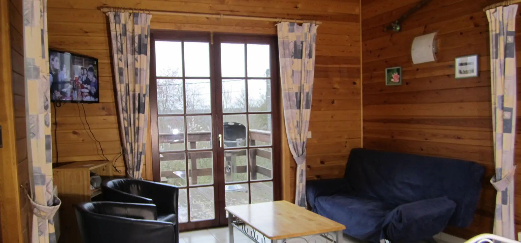 Cottage for 6 people in Chimay Chalet de l’Etang du Marteau